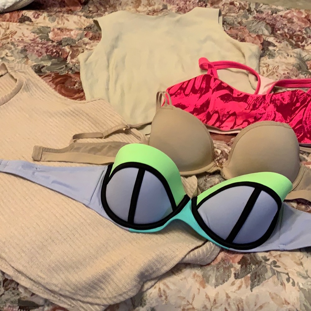 Bathing suit top, bra,sport bra, 2 tops, smokefree